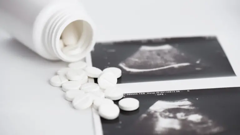 Estudio señala que cada vez más mujeres recurren a píldoras abortivas en EEUU