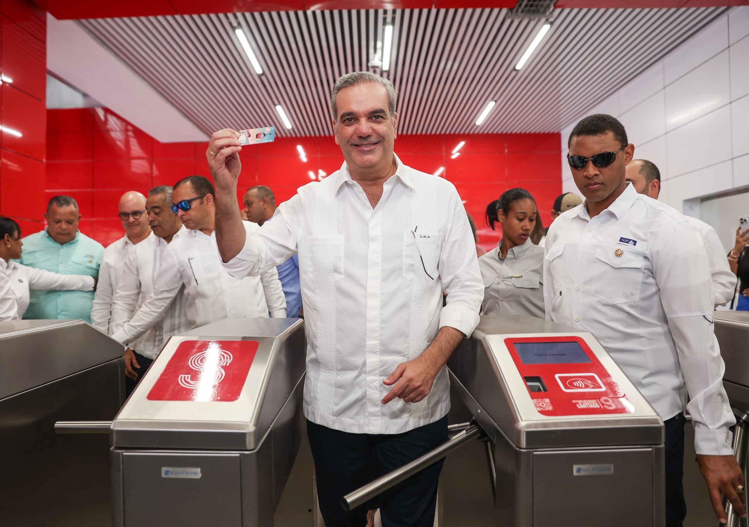 Abinader entrega primeros 4 kilómetros del teleférico de Santiago