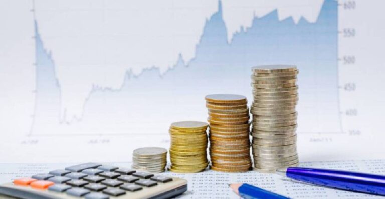 Los hombres son más propensos a caer en incumplimiento financiero que las mujeres