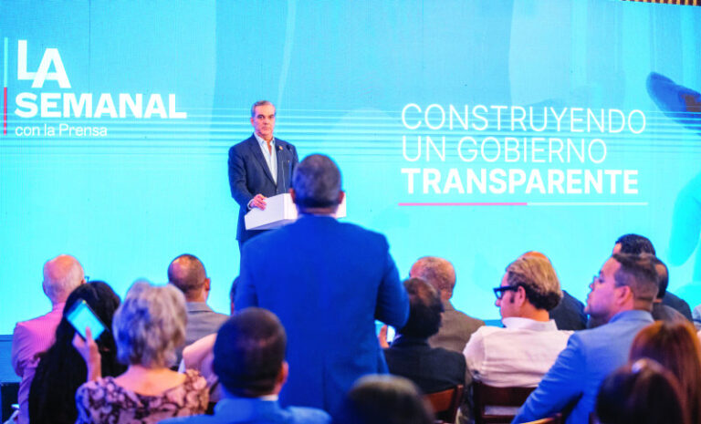 Abinader llama a haitianos desistir canal en río Masacre y afirma mantendrá La Vigía en operación