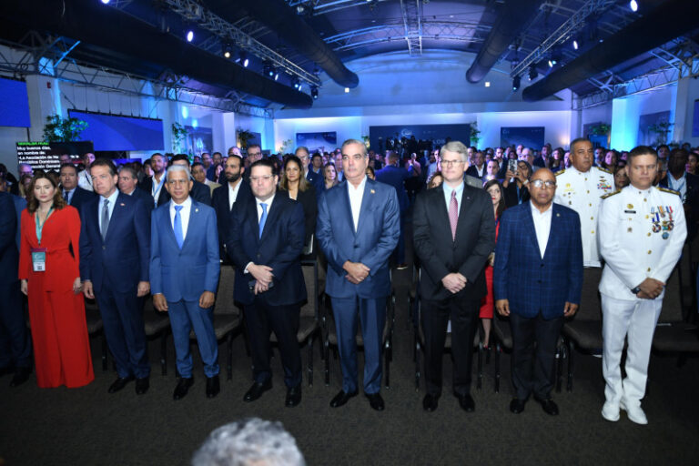 Abinader presenta a República Dominicana como el hub logístico por excelencia de la región