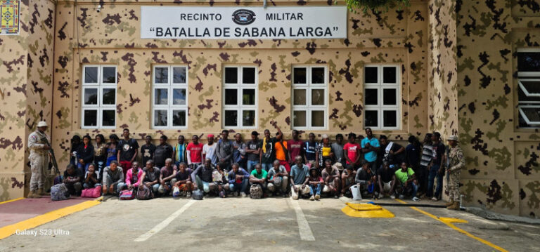 Cesfront detiene a 49 ilegales haitianos en Dajabón