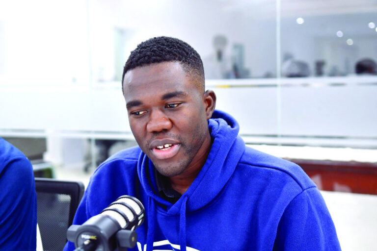 Luisito Pie sustituyó el tatami por un micrófono