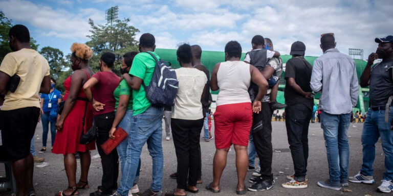 Así resolverán los candidatos alternativos la migración haitiana