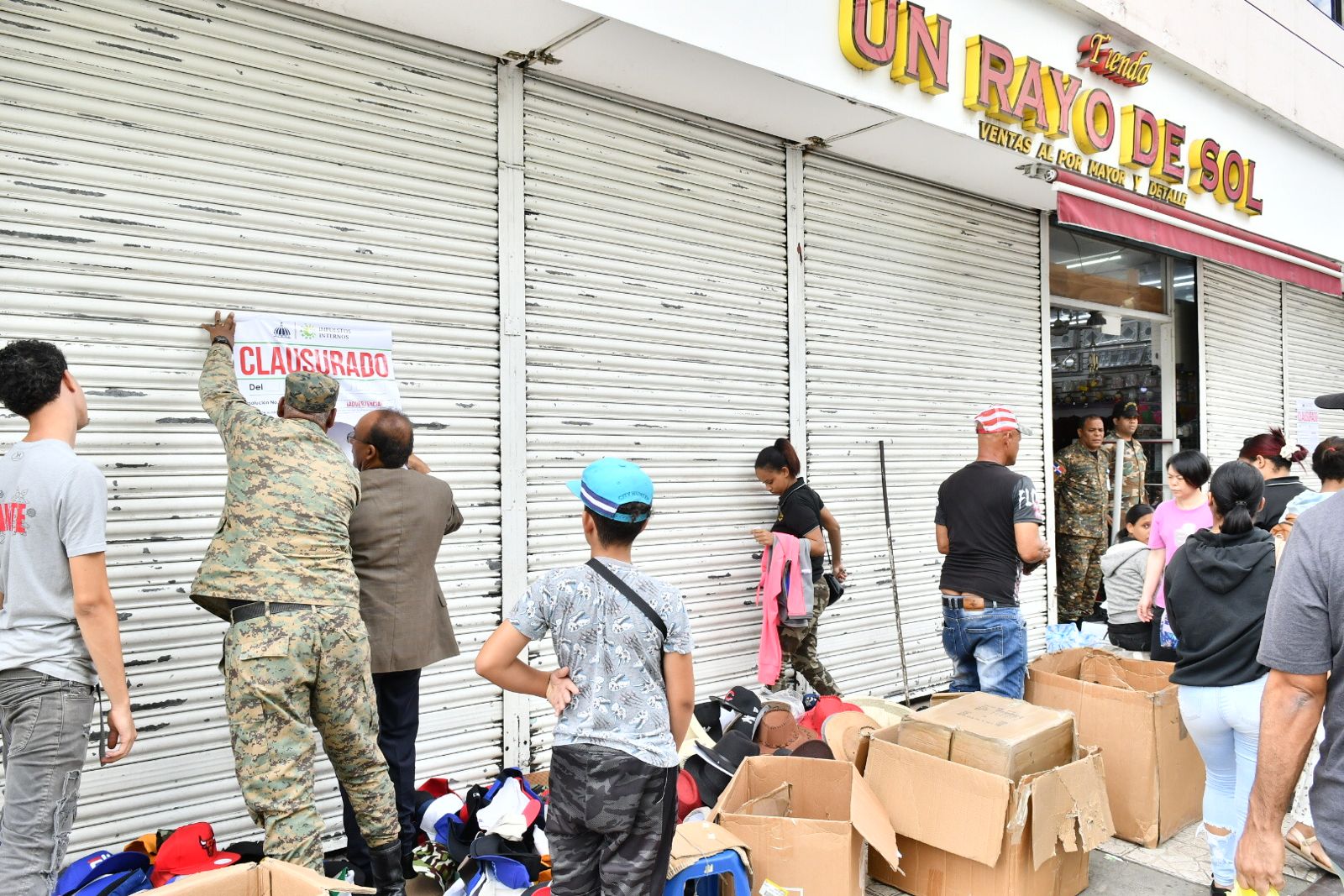 Cierran otros seis negocios chinos por evasión fiscal Cierran otros seis negocios chinos por evasión fiscal