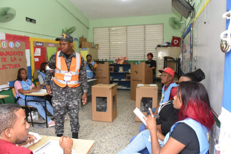 JCE decidirá este miércoles sobre solicitud de cambiar presidente y secretario de 1,510 colegios electorales