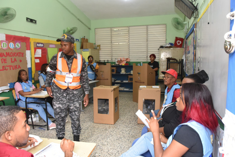 JCE decidirá este miércoles sobre solicitud de cambiar presidente y secretario de 1,510 colegios electorales