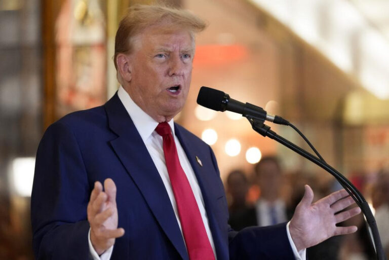 Donald Trump bromeó sobre los «hornos» nazis frente a empresarios judíos