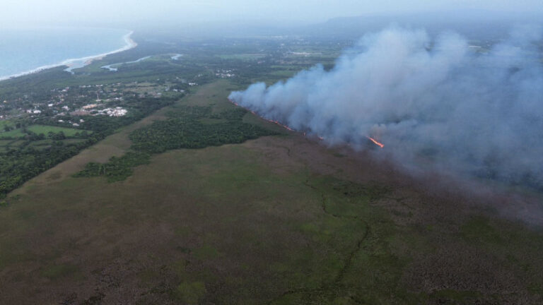 Se registran incendios en lagunas Cabarete y Goleta