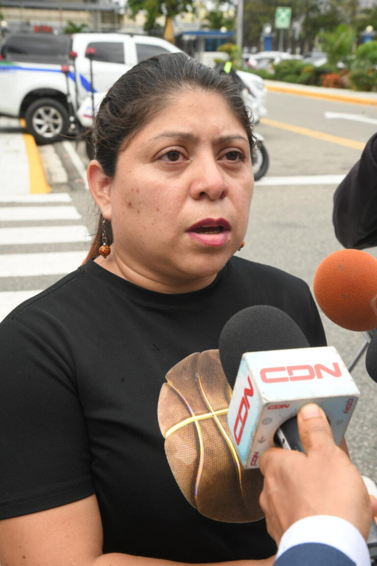 Expareja de apresado por asalto a banco: “Teníamos problemas económicos normal, como todos”