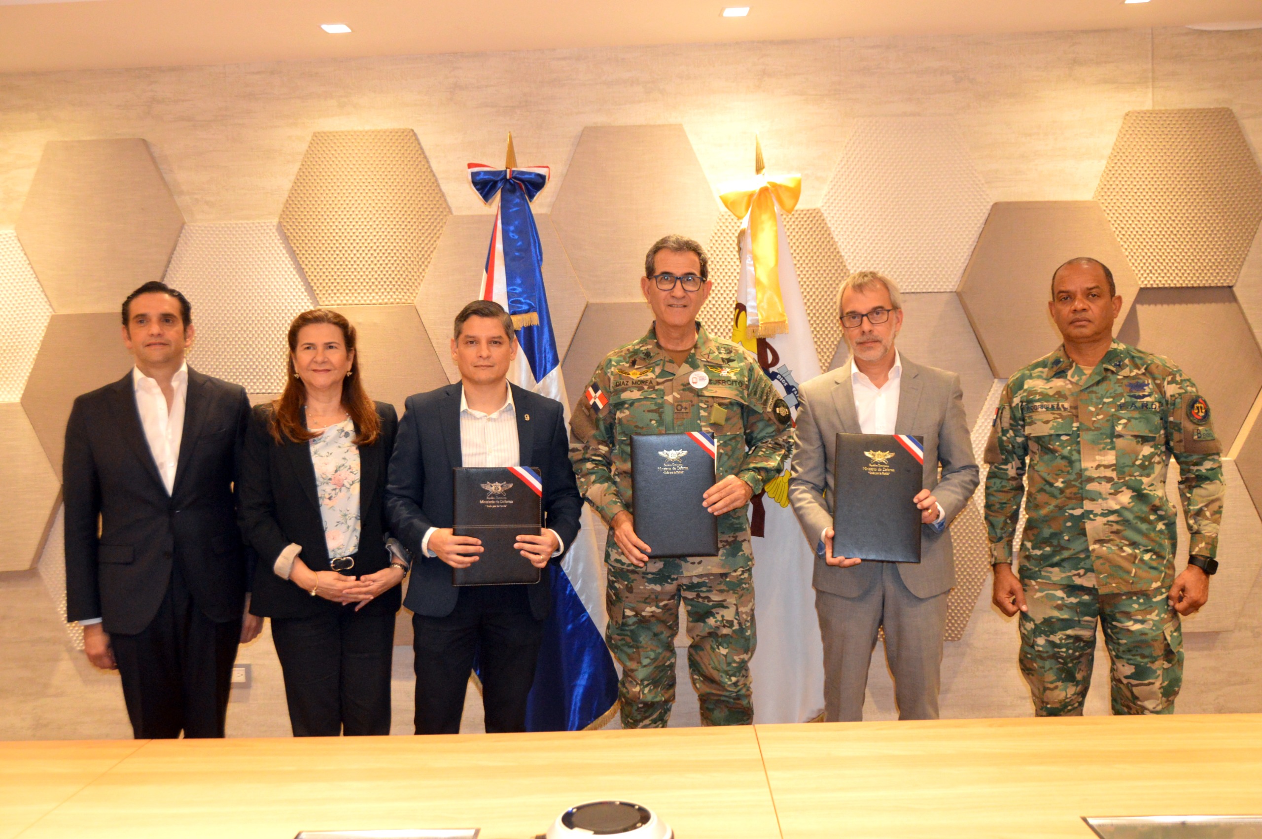 FFAA. Firman convenio construcción hospital Militar San Miguel