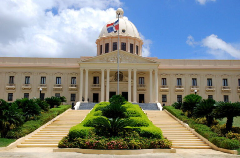Presidente Abinader emite decreto 337-24 que crea “Comisión Meta RD 2036”