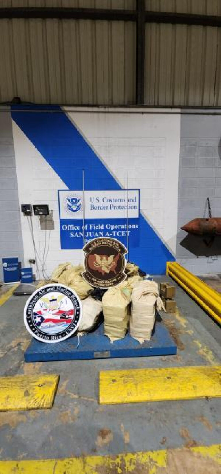 Autoridades en Puerto Rico decomisan 204 kilos de cocaína en un barco procedente de RD