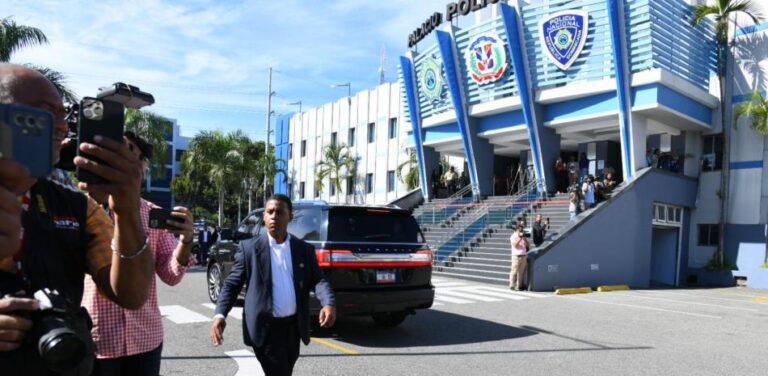 Abinader decreta lineamientos generales para proceso de reforma policial