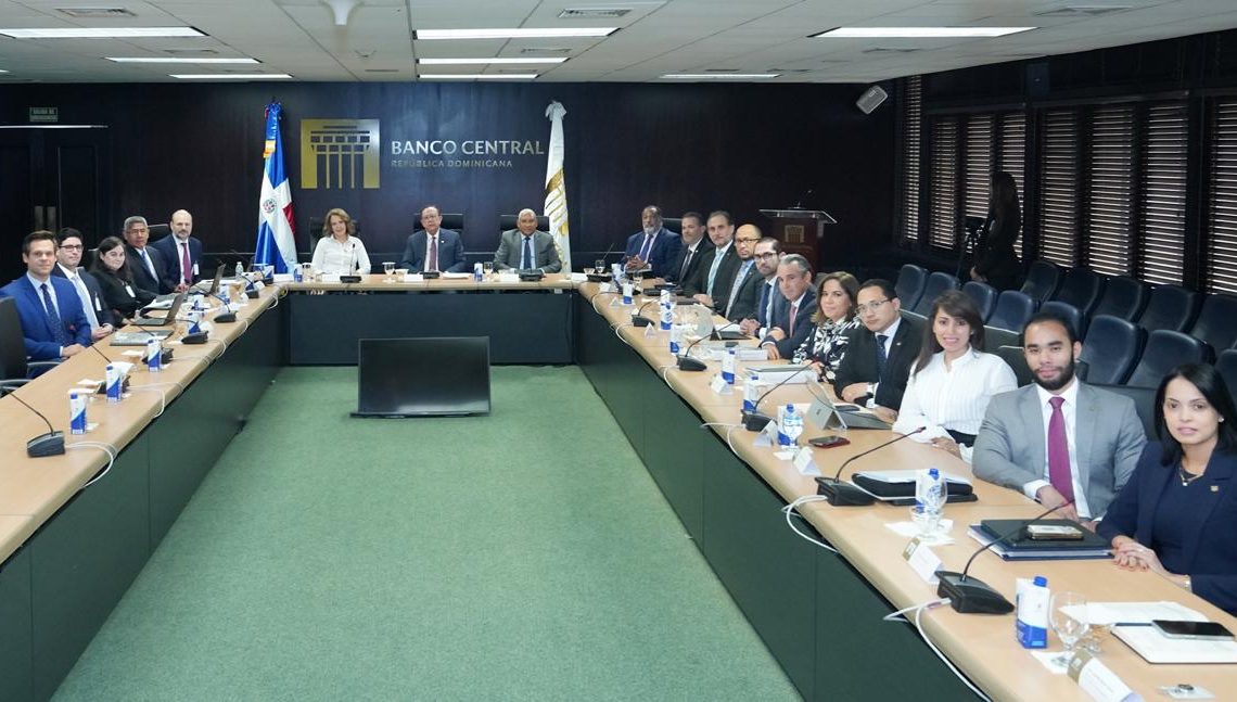 Crecimiento de RD sería de 5.1% este año, según misión del FMI Crecimiento de RD sería de 5.1% este año, según misión del FMI