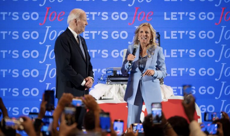 Familia Biden le anima continuar con campaña para la reelección imagen