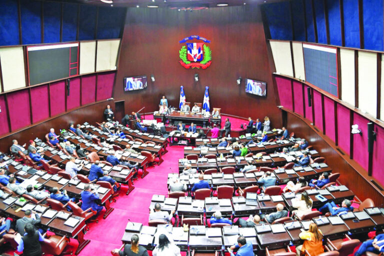 El Congreso Nacional: Refugio casi permanente de algunos políticos y el hogar de muchos nuevos