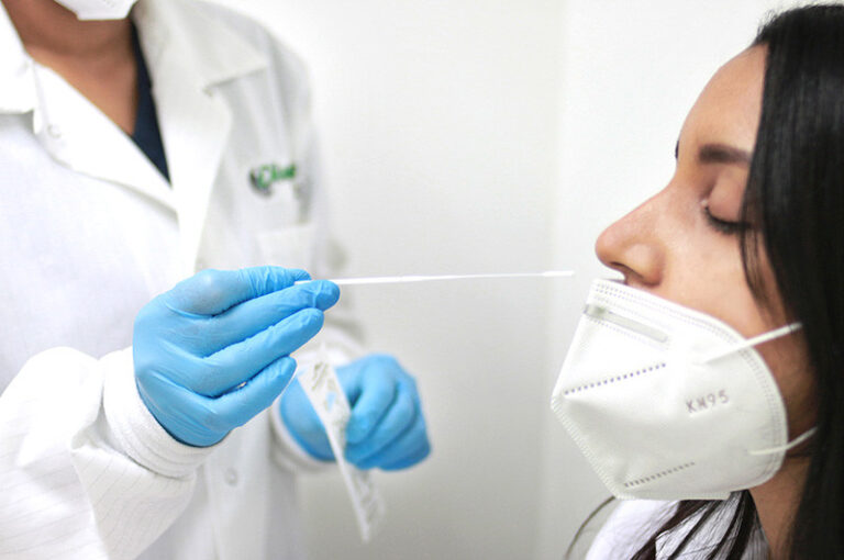 EEUU prevé menos hospitalizaciones por covid, pero mismos contagios respiratorios de 2023