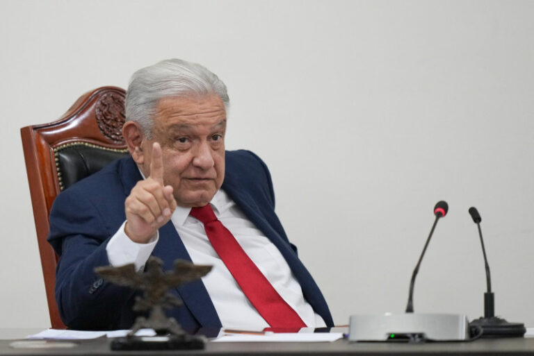 Mexico «pausa» su relación con EE.UU. y Canadá