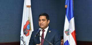 Escogen a Kelvin Cruz como nuevo presidente de FEDOMU y Víctor D’ Aza, secretario general de la LMD.