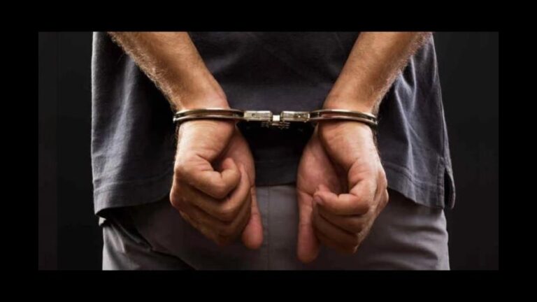 Joven asesina su tía a golpes con el palo de una escoba en Nueva York