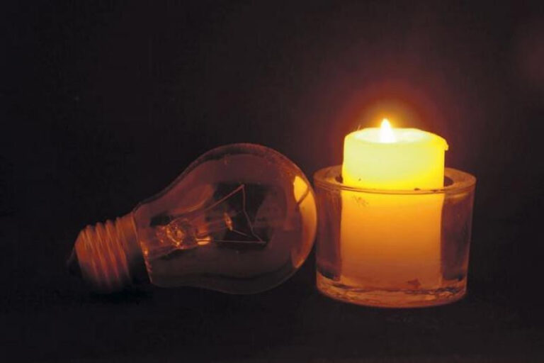 Más de 140,000 clientes se quedan sin energía eléctrica en Puerto Rico