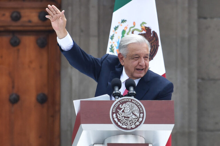 López Obrador pide a EEUU un plan de migración sin «muros» ni «militarización»