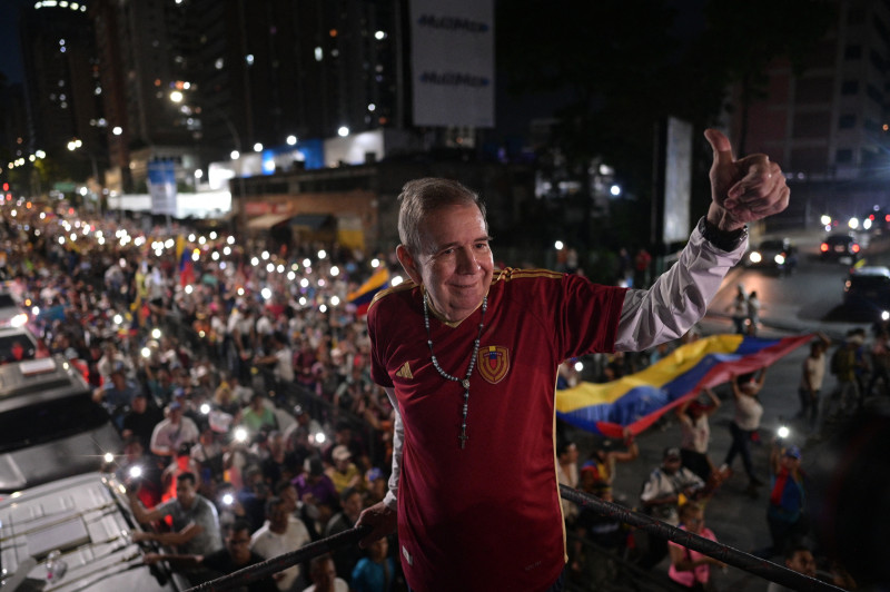 Fiscalía venezolana solicita arresto de Edmundo González por múltiples «delitos»