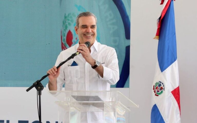 Presidente va hoy a Santiago; mañana laborará en la capital