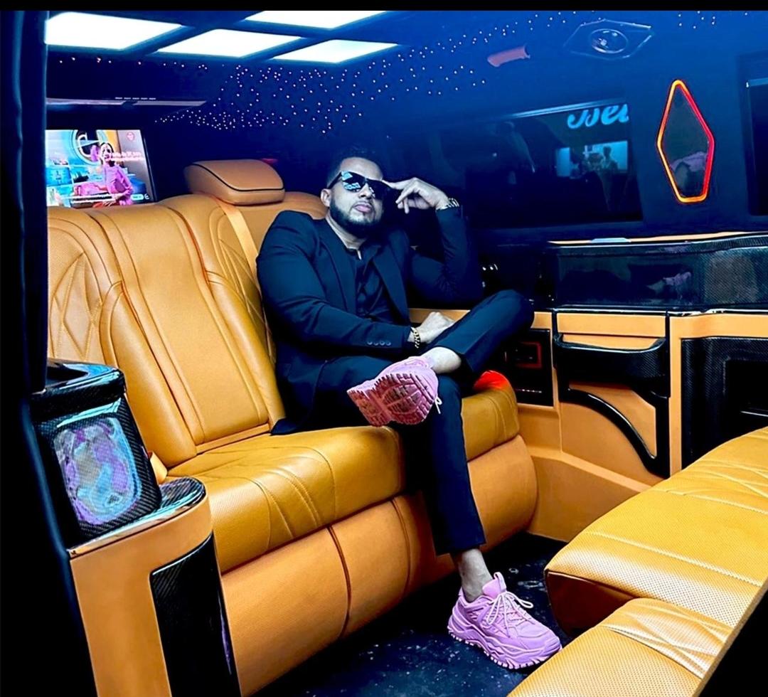 RYANKELY ESTRENA «PERO MAMI».