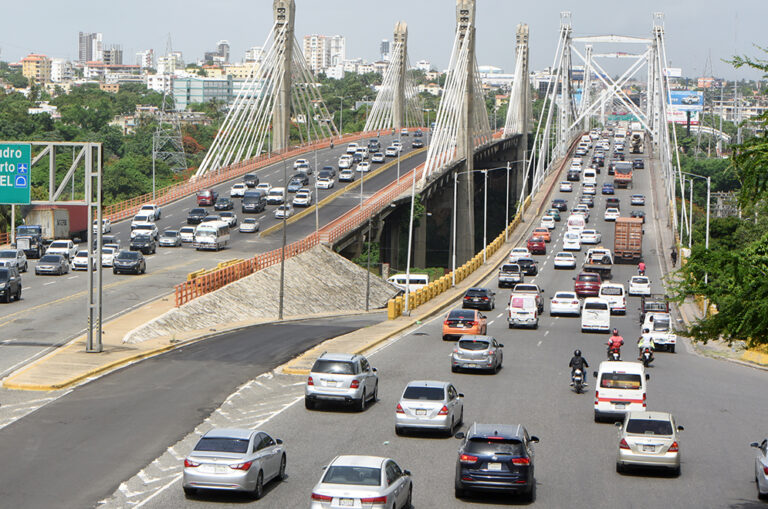 MOPC cerrará esta semana distintos pasos a desnivel y puentes por mantenimiento