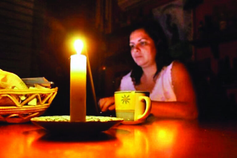 Inversores y velas toman notoriedad ante insistentes apagones