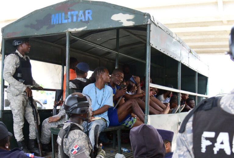 Migración repatria a casi 30,000 haitianos en últimos 17 días