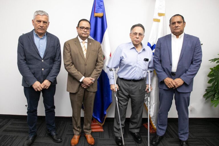Presidente de CUED Celso Marranzini posesiona a nuevo Gerente General de EDEESTE