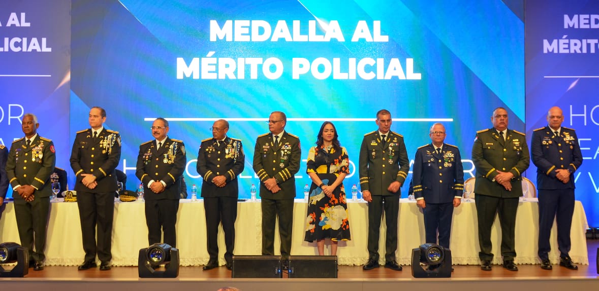Reconocimiento al Mérito y Liderazgo: director general del CESAC Recibe “Medalla al Mérito Policial” Reconocimiento al Mérito y Liderazgo: director general del CESAC Recibe “Medalla al Mérito Policial”