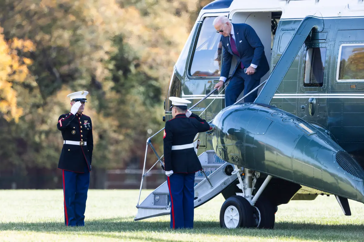 Biden acude a votar anticipadamente en Delaware