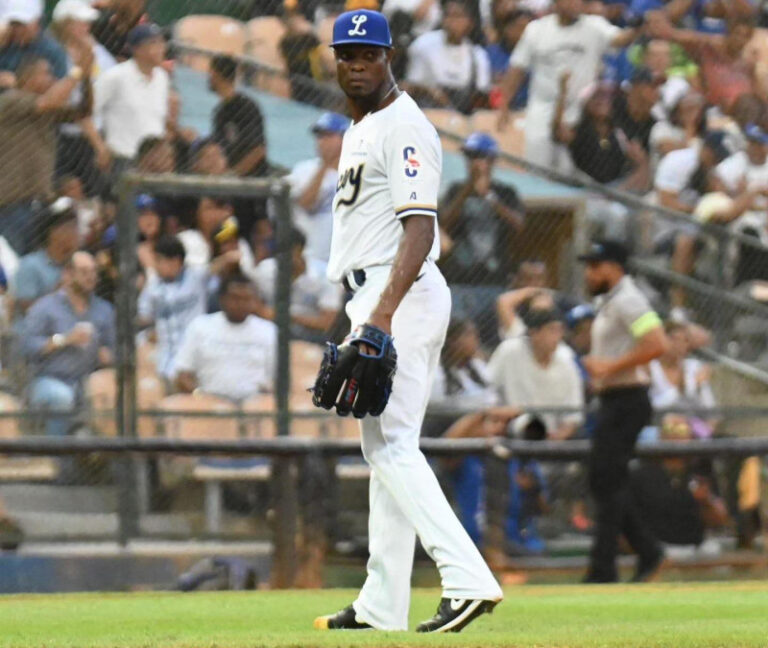 Radhamés Liz lanza muy bien en bienes raíces