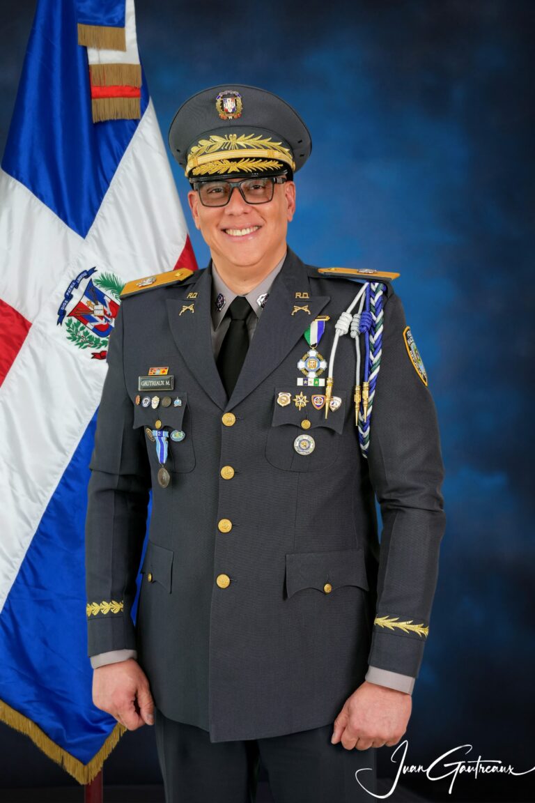 El General Juan Gabriel Gautreaux Martinez es una figura prominente en el ámbito de la seguridad pública, Privada y ciberseguridad en la República Dominicana.