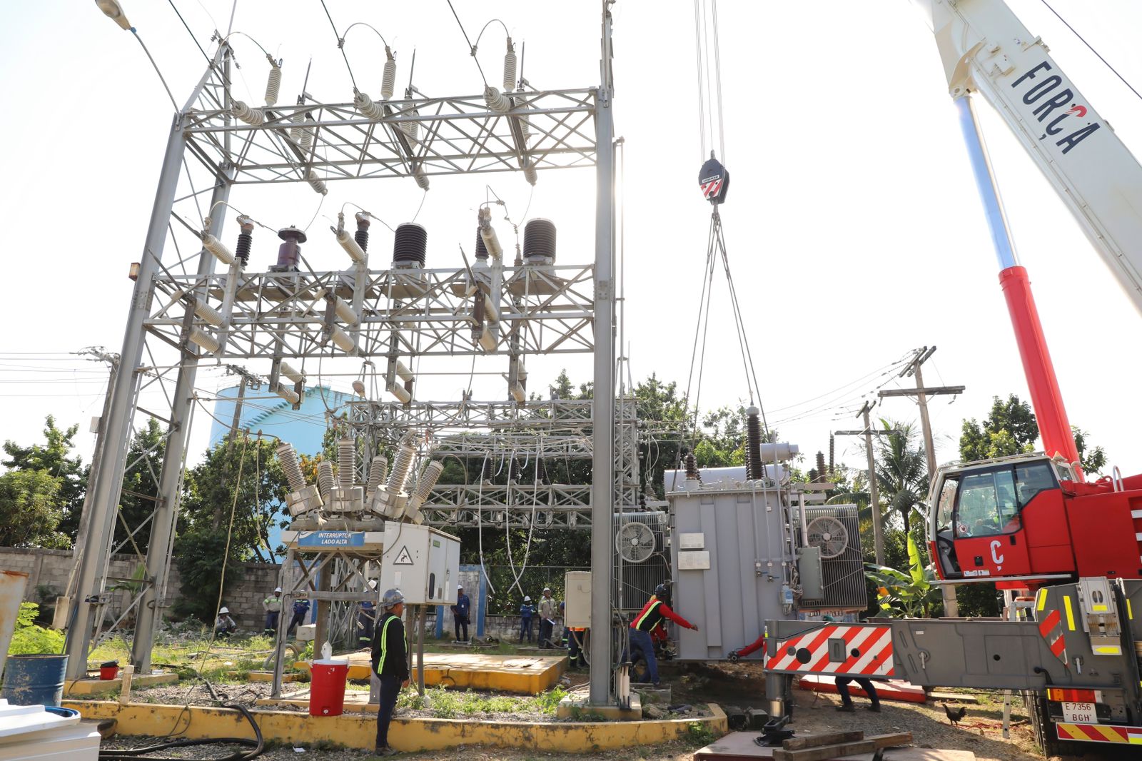 EDEESTE Invierte de RD Millones en un Nuevo Transformador en Santo Domingo Norte EDEESTE Invierte de RD Millones en un Nuevo Transformador en Santo Domingo Norte