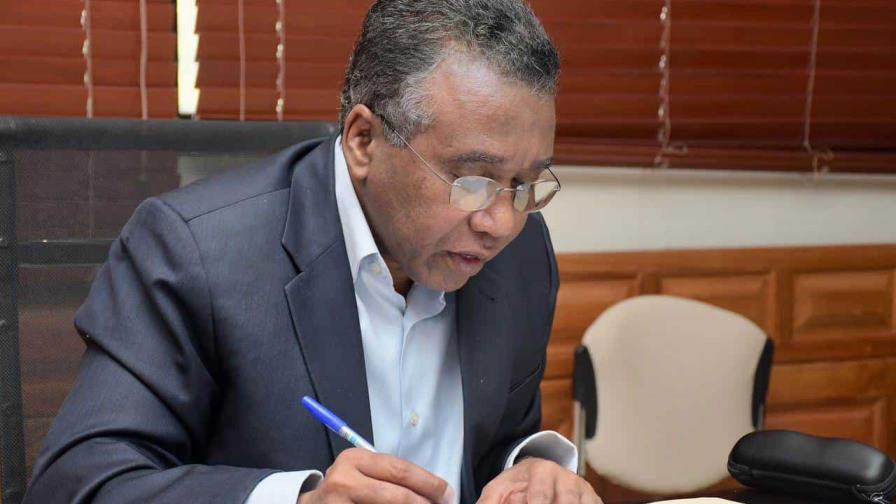 Proponen otro proyecto de ley que eliminaría las dos exoneraciones de vehículos a congresistas