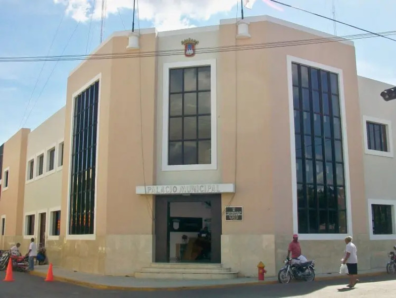 Ayuntamiento de La Vega abre licitación para obsequios navideños; regalarán cerca de 180 Whiskys