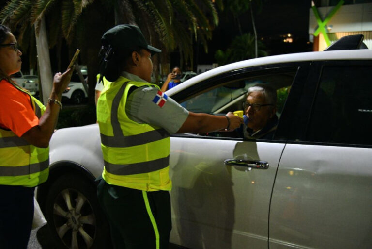 ¡Cuidado! Podrías pagar hasta RD0,000 si conduces bajo los efectos del alcohol