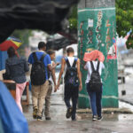 Torrenciales lluvias afectan inicio del fin de semana; continuarán sábado y domingo