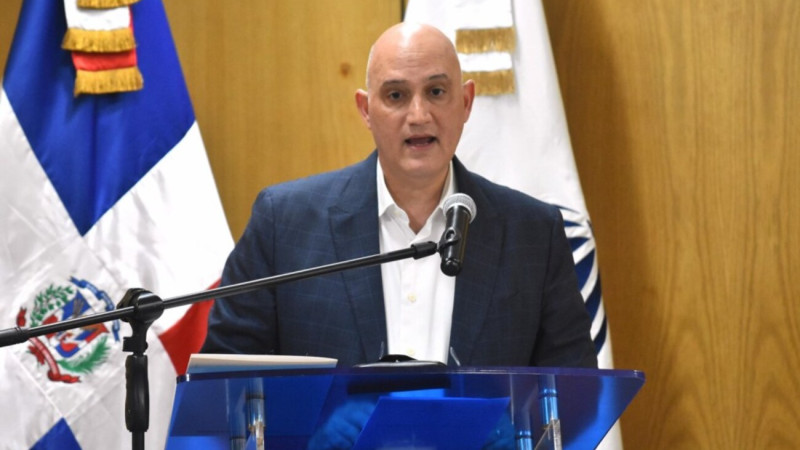 Pocos funcionarios se bajan del cargo oficial por cuenta propia