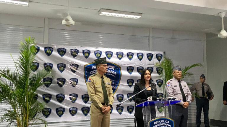 Faride Raful afirma que junto a MP investigan casos de policías asesinados en últimos días