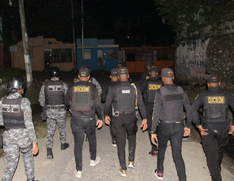 Denuncian banda criminal opera a lo interno de la Policía