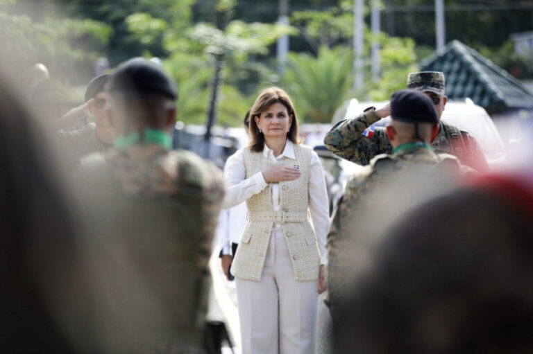 El país quedará bajo el mando de Raquel Peña por cinco días