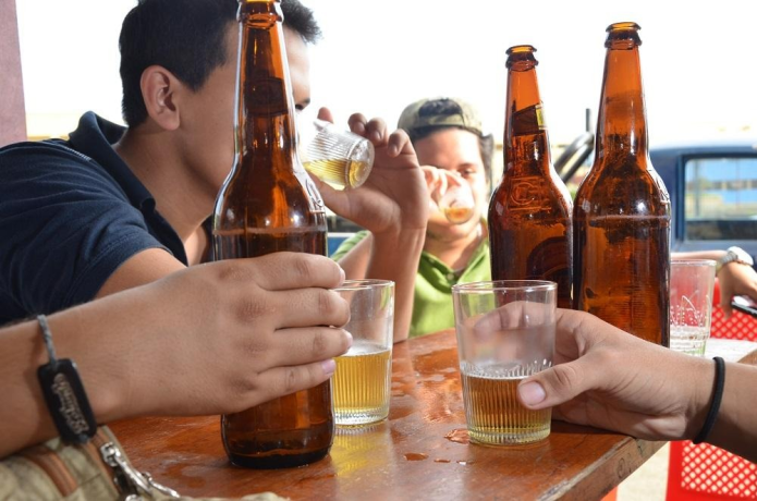 Extienden horario de venta bebidas alcohólicas durante Navidad y Año Nuevo