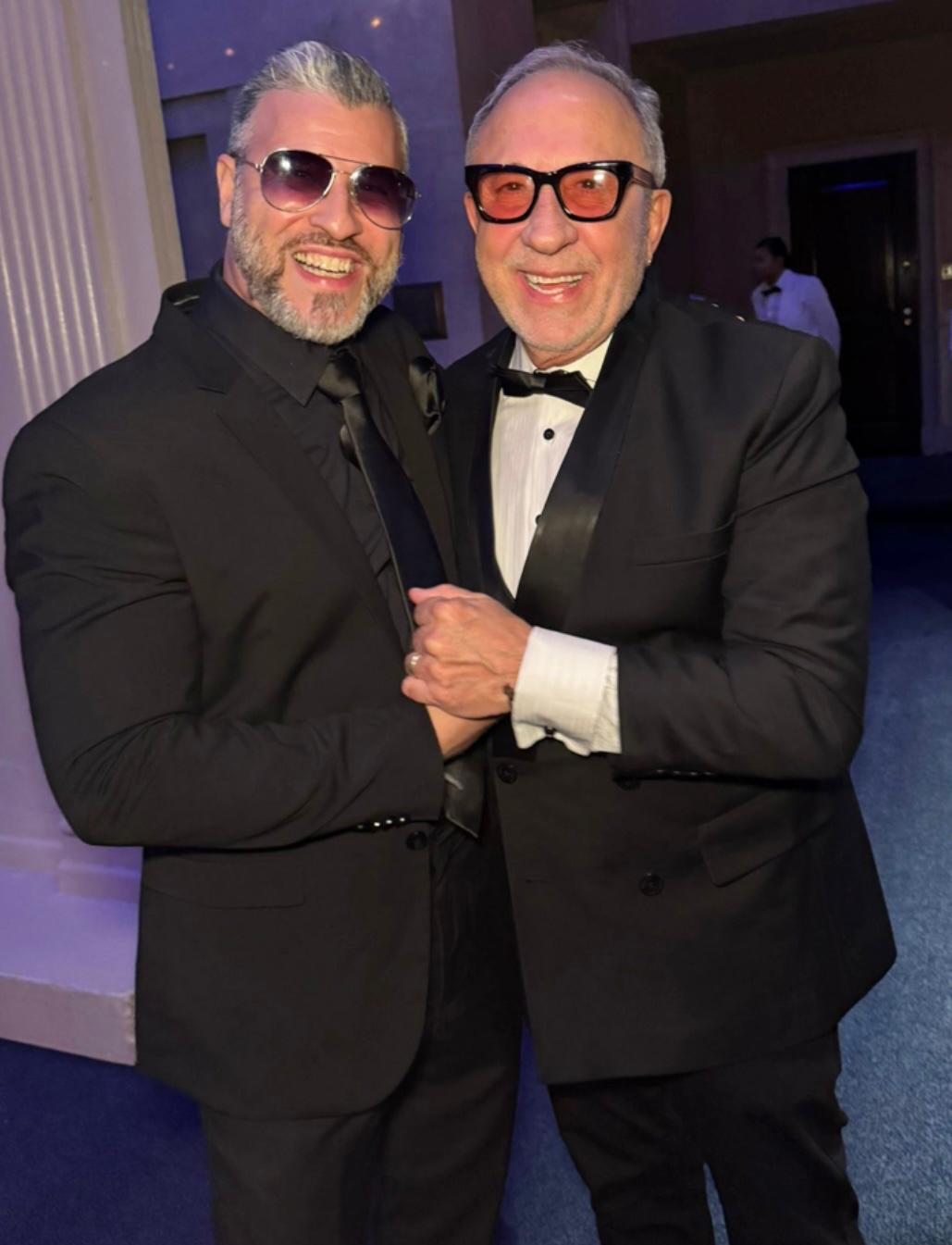 ZAVIER FERNANDEZ JUNTO A EMILIO ESTEFANEl reconocido artista del merengue Zavier Fernandez, el nuevo Feeling.
