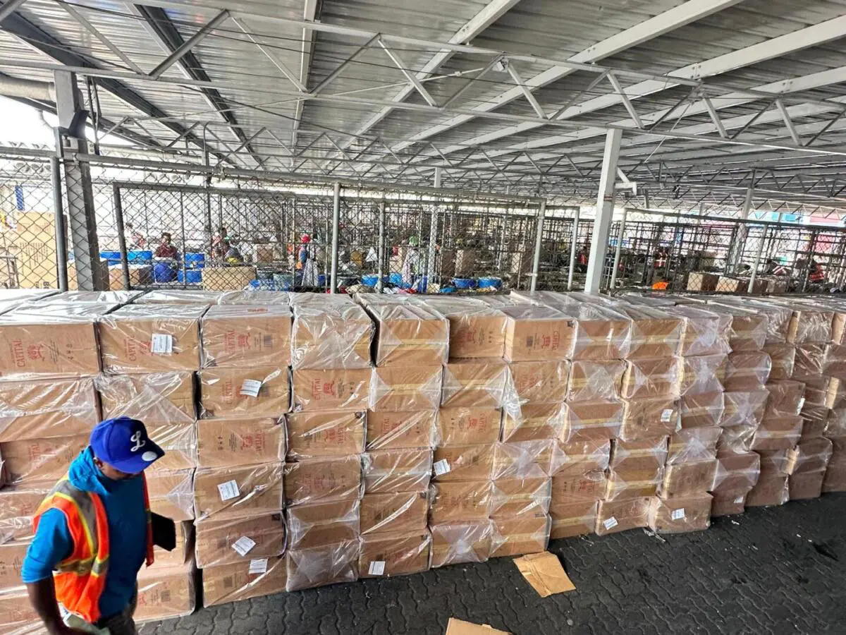 Aduanas detecta millones de cigarrillos y municiones en contrabando